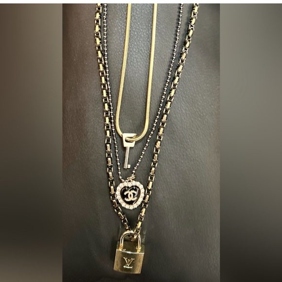 Louis Vuitton rare lock and key set bundle - Picture 9 of 15